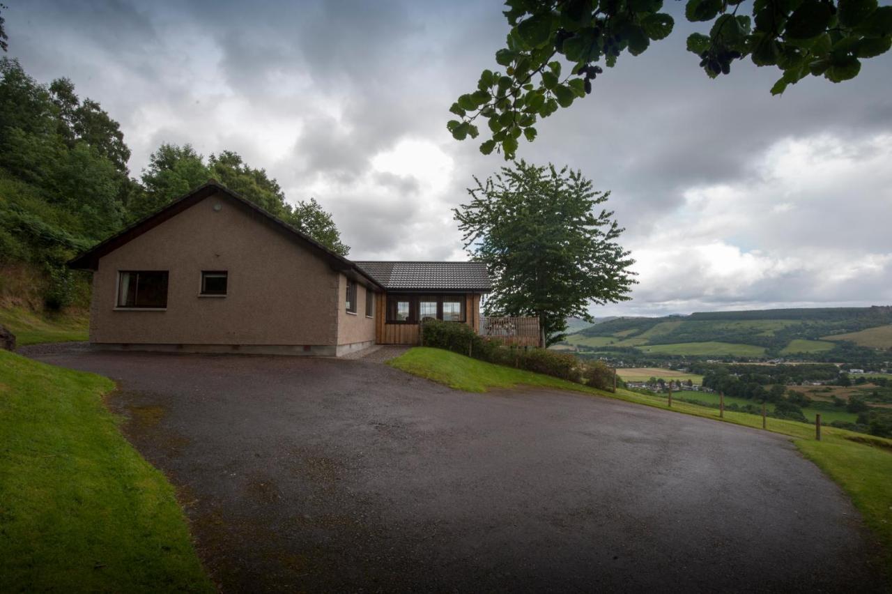 Achmony Holidays Villa Drumnadrochit Bagian luar foto