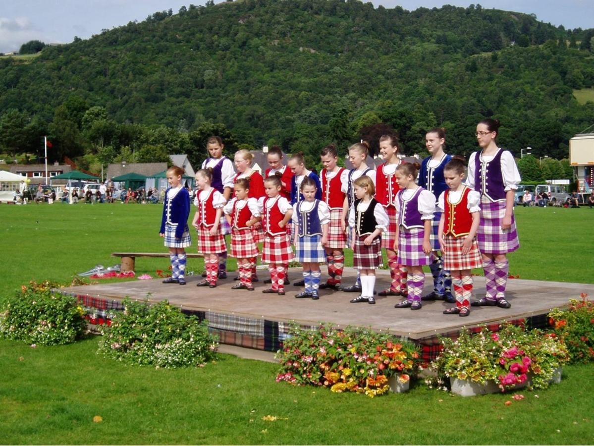 Achmony Holidays Villa Drumnadrochit Bagian luar foto
